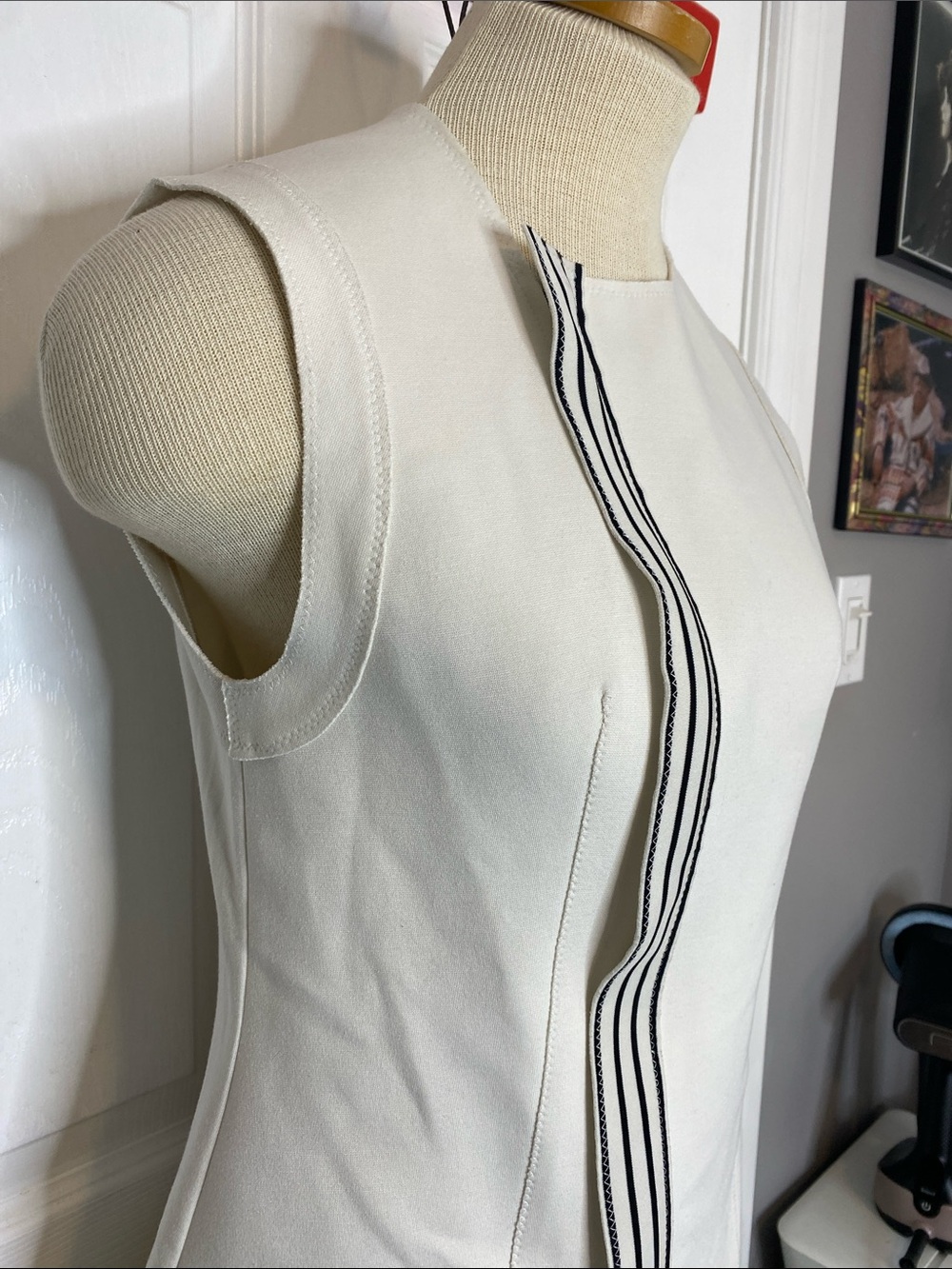Marie Saint Pierre White Asymmetrical Structured Knit Tank Top 2 Made in Canada - Picture 3 of 15